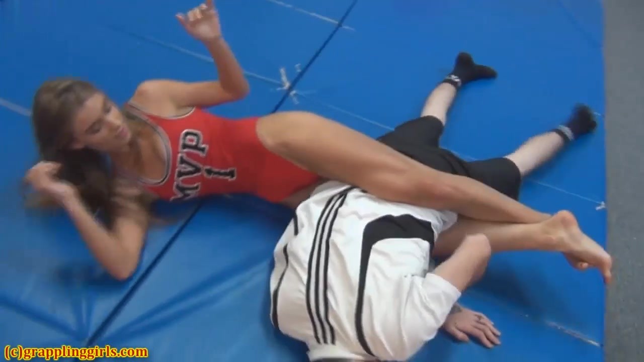 Grappling Girls - Hot Babe 