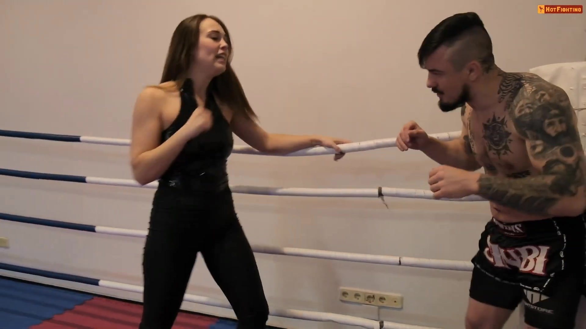 Muscular Guy vs Cyborg 2 